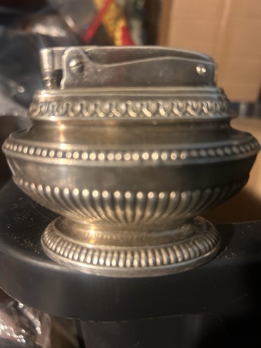 Silver metal tabletop lighter - metal,