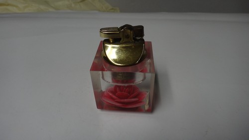1950 lucite w pink rose - lucite,